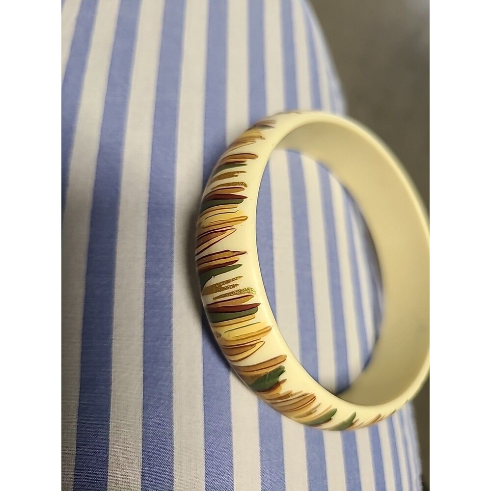 Vintage Costume Jewelry Antika Resin  Bracelet 1"